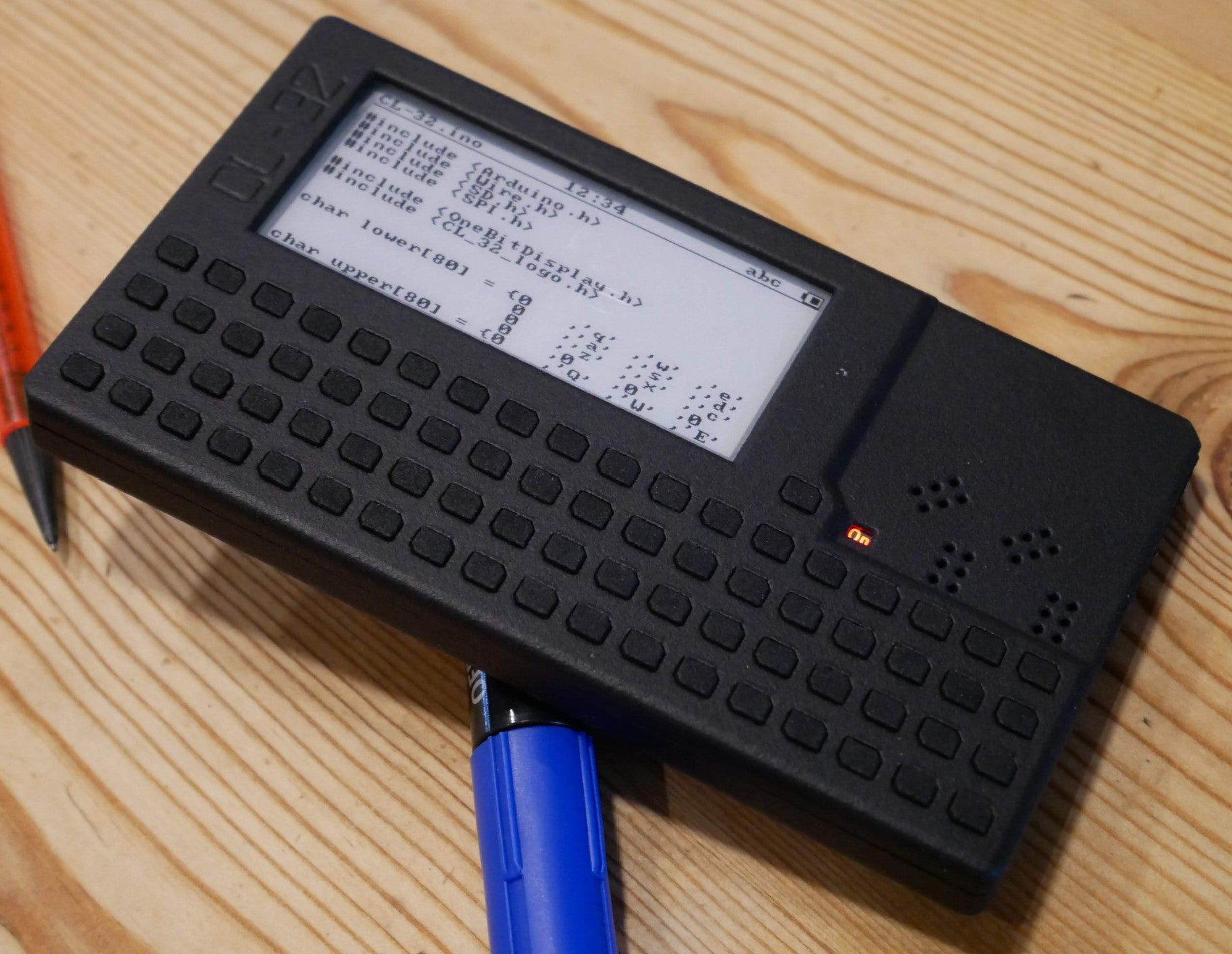 E-Ink新品:電子墨水螢幕掌上電腦 CL-32,適合編程與開發